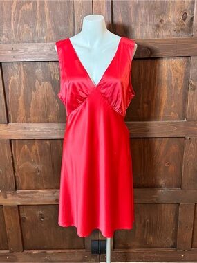 Red Satin V-Neck Sleeveless Chemise